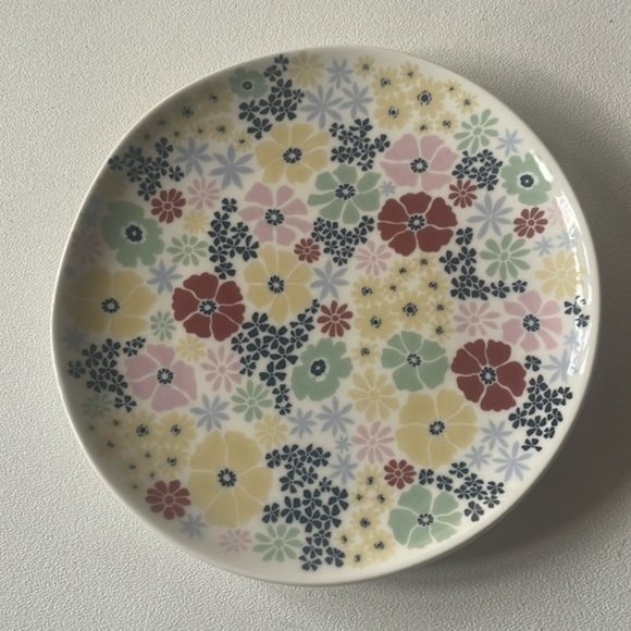 FRENCH TOAST Set of 4 Dessert Plates pastel flowers & butterflies Alltrue NWT - Picture 2 of 8